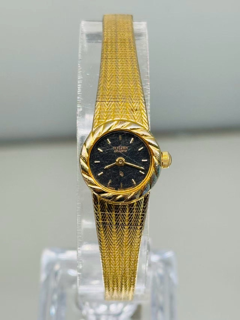Vintage Citizen Quartz Gold Tone Ladies Watch 14.4mm New Battery Runs Well